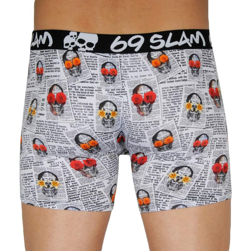 3PACK Herren Klassische Boxershorts 69SLAM fit mix (3/1/69SL) M.
Die 69SLAM Fit klassischen Herren Boxershorts haben einen längeren Beinschnitt.