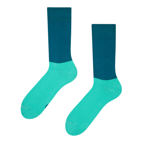 Blaue und Türkisfarbene Socken Gleichgewicht