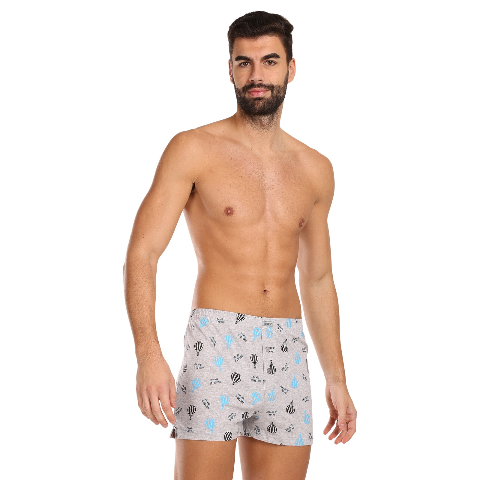 6PACK Herren Boxershorts Andrie mehrfarbig (PS 5737) L.
Männershorts für Komfortliebhaber
Der weite Schnitt der Andrie-Shorts ist besonders bei denjenigen beliebt, die sich nicht gerne einschnüren lassen.
Andrie bietet tschechische Unterwäsche für Männer, die wissen, was sie wollen
Die Herren-Shorts Andrie zeichnen sich durch ihre angenehmen Materialien und die Qualität der Verarbeitung aus.